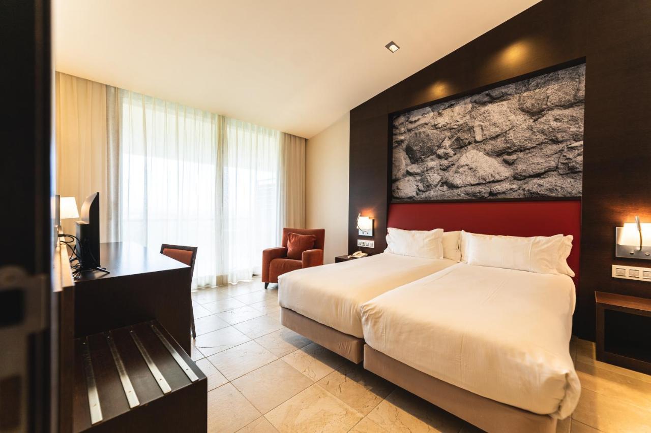 Hotel Mas Sola ซานตาโกโลมา เด ฟาร์แนร์ส ภายนอก รูปภาพ