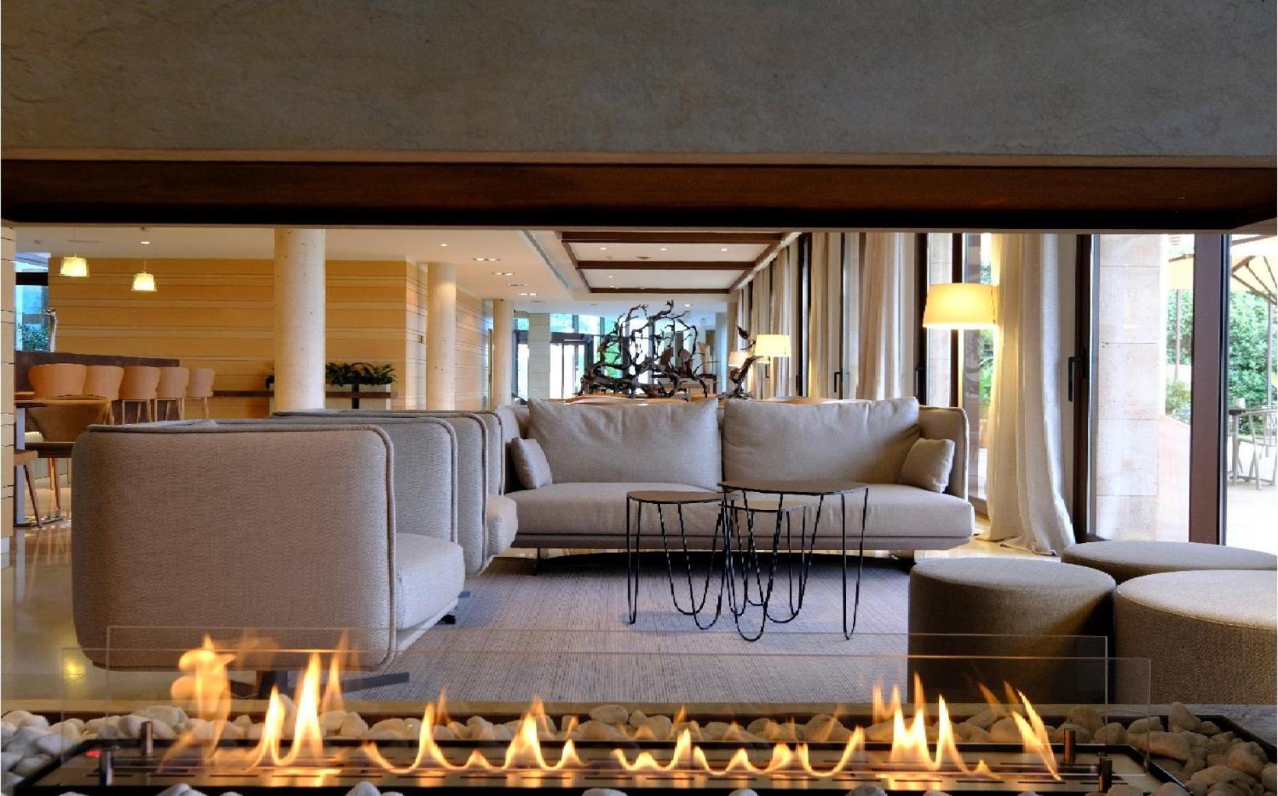 Hotel Mas Sola ซานตาโกโลมา เด ฟาร์แนร์ส ภายนอก รูปภาพ